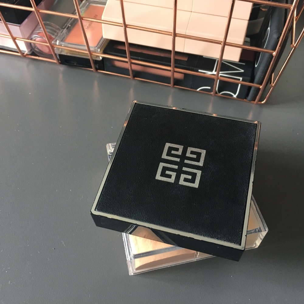 Givenchy Prisme Libre Loose Powder 2 TaffetasBeige